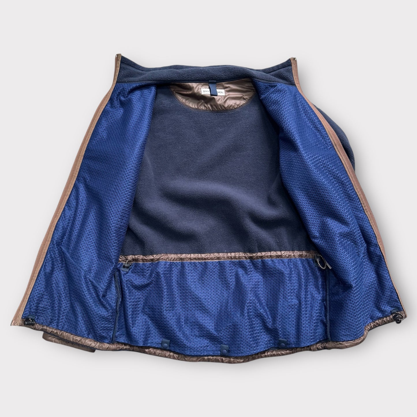 AW2000 ISSEY MIYAKE MEN