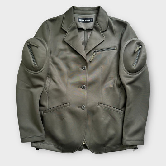 AW2000 ISSEY MIYAKE